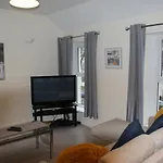 Coastal City Rooms - Uplands