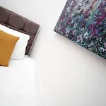 Stay In The Heart Of Swansea- Tv In Every Bedroom!