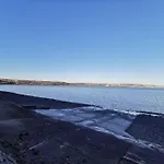 The Avenue - Swansea Beach - By Tifa Stays