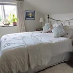West Wing At The Swallows - Kingsize Ensuite Bedroom And Private Garden