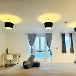Spacious And Affordable City Center Two Beds Flat