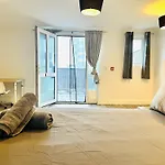 Spacious And Affordable City Center Two Beds Flat