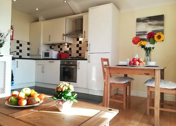 Bright, Modern 1 Bedroom Apartment, Uplands, Swansea