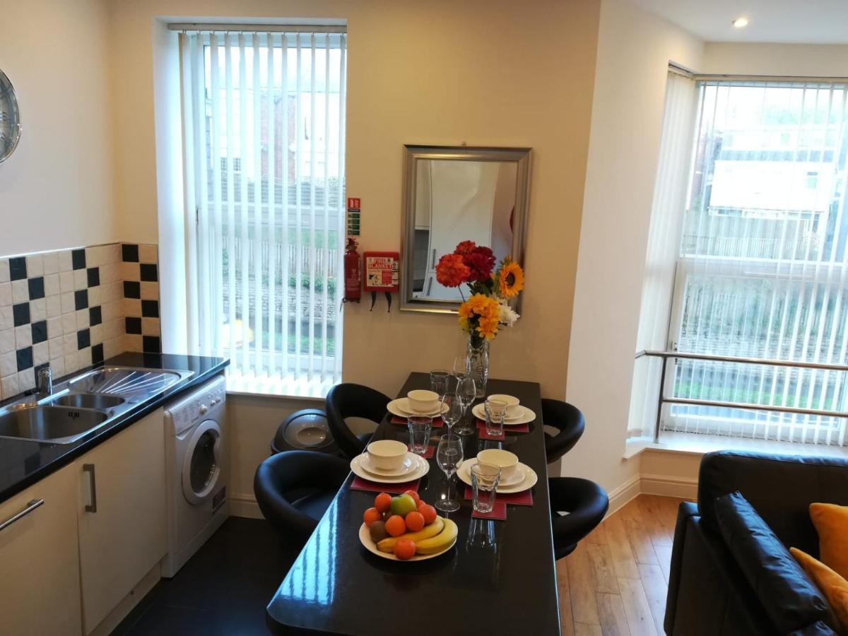 Delightful, 1 Bedroom Uplands, Apartment *
