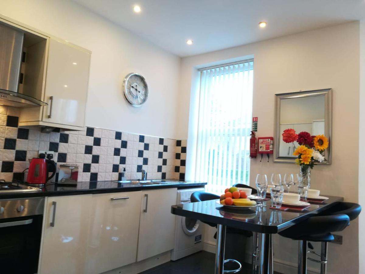 Delightful, 1 Bedroom Uplands, Apartment *
