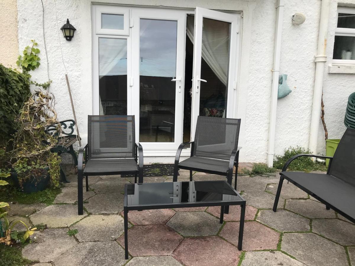 Ground Floor - View Of Lighthouse, Garden And Parking Apartment *