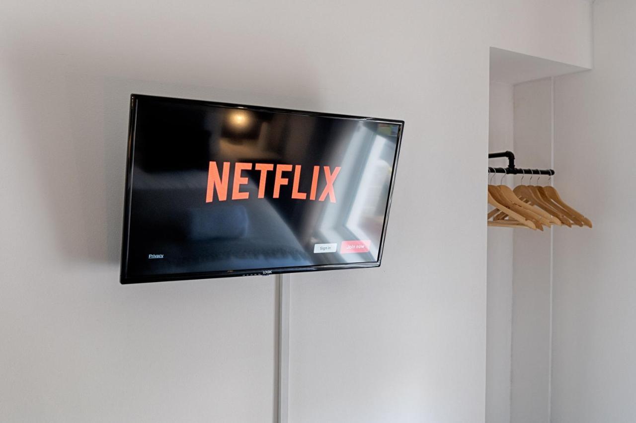 Montana House - Tv In Every Room! * Swansea
