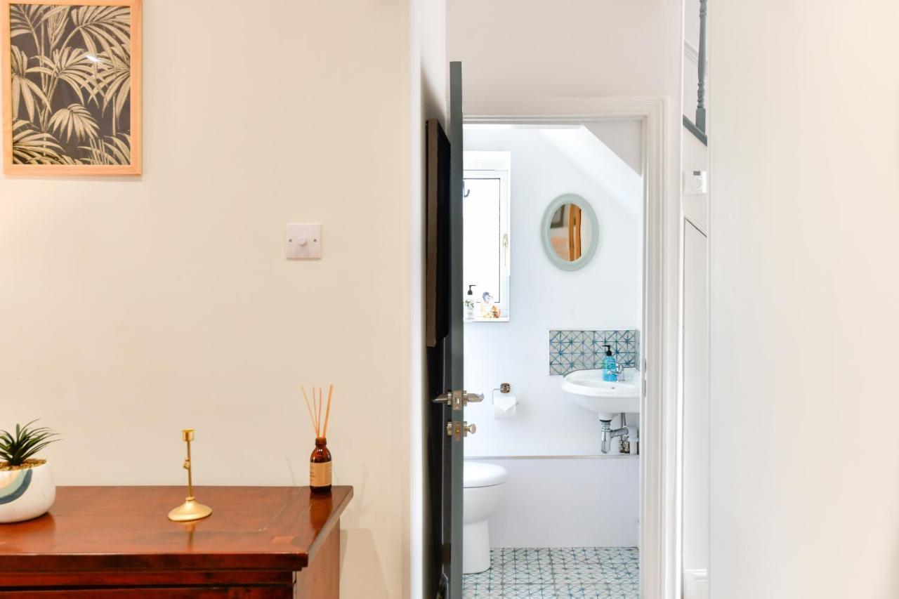 Just Wales - Hadland House Mumbles Holiday home