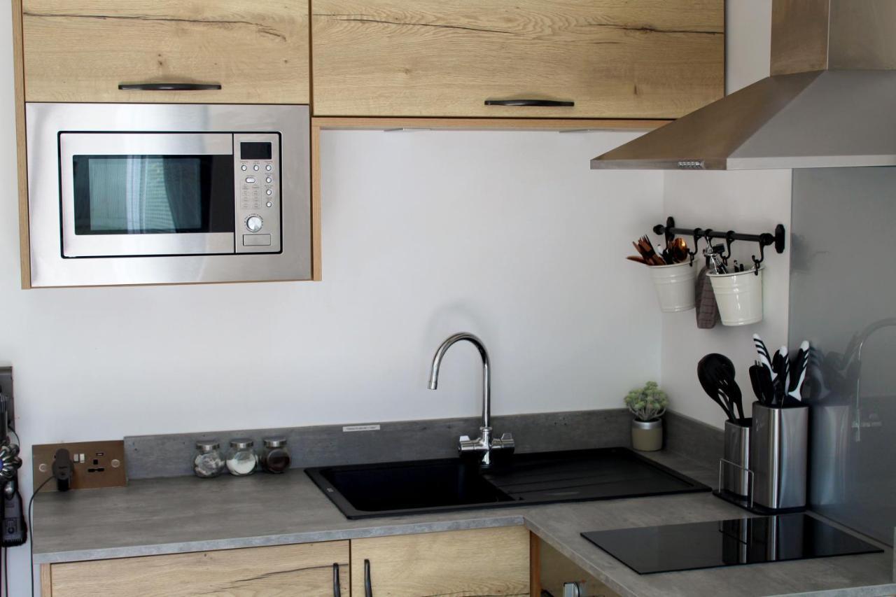 One One Five Apartment