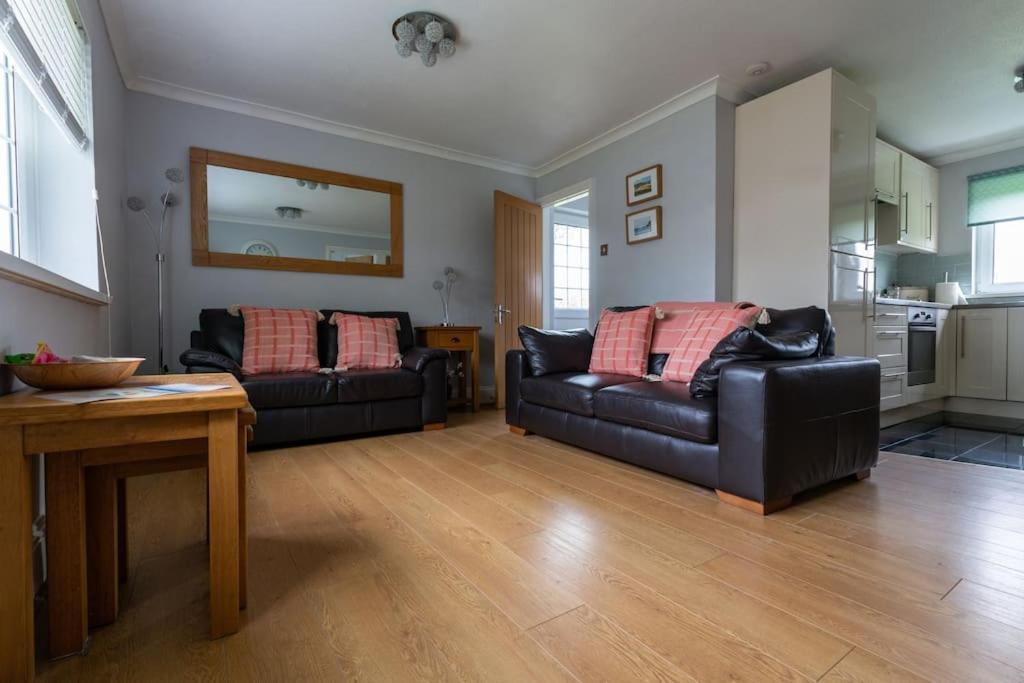 Immaculate Gower Getaway With Pool & Facilities Swansea