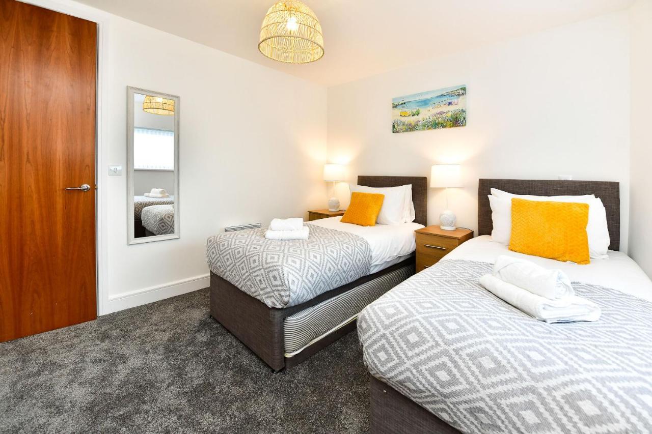 Just Wales - Meridian Tower Marina & City View - 2 Bed Apartment Swansea