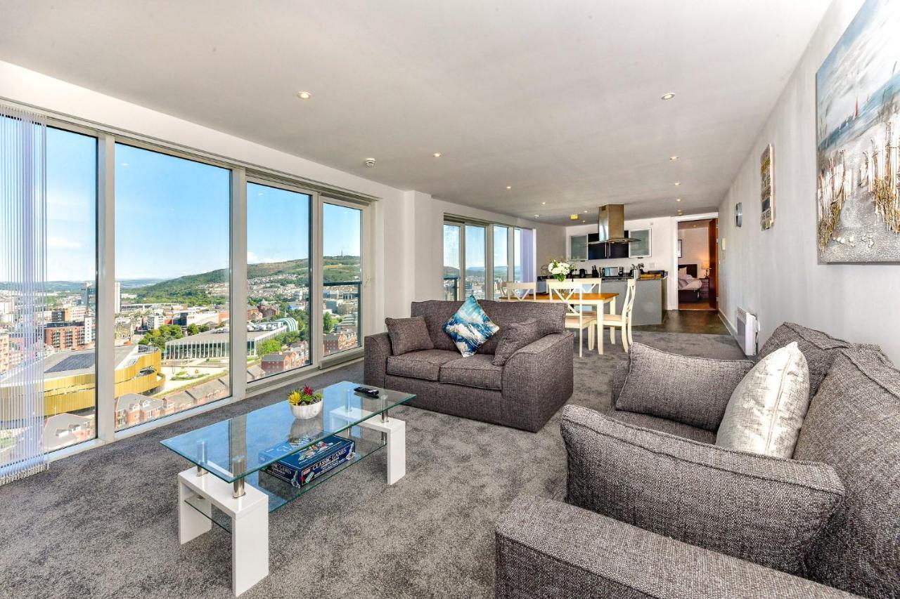 Just Wales - Meridian Tower Marina & City View - 2 Bed