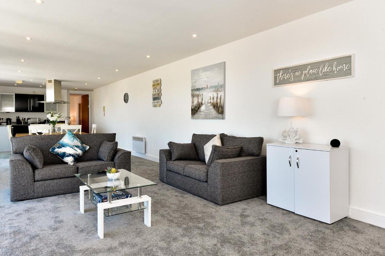 Just Wales - Meridian Tower Marina & City View - 2 Bed Apartment Swansea