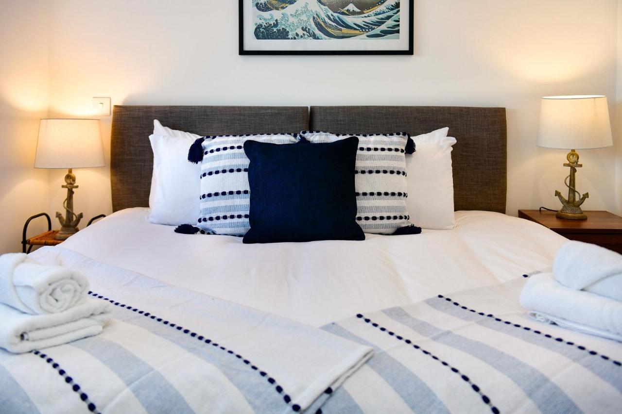 Apartment Just Wales - Meridian Tower Marina & City View - 2 Bed Swansea