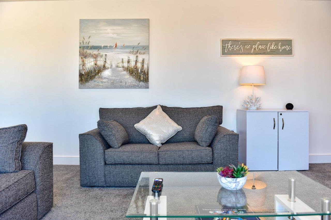 Apartment Just Wales - Meridian Tower Marina & City View - 2 Bed *