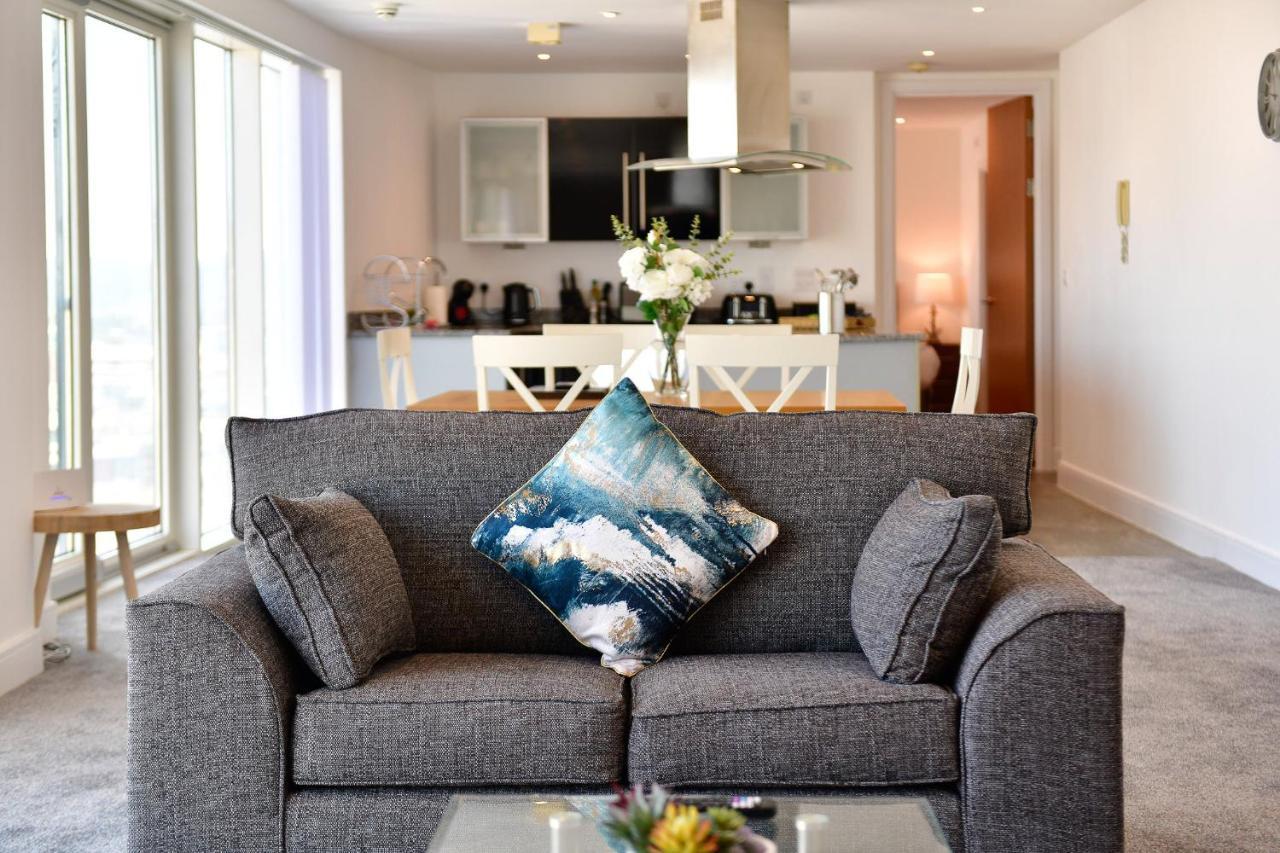 Apartment Just Wales - Meridian Tower Marina & City View - 2 Bed *