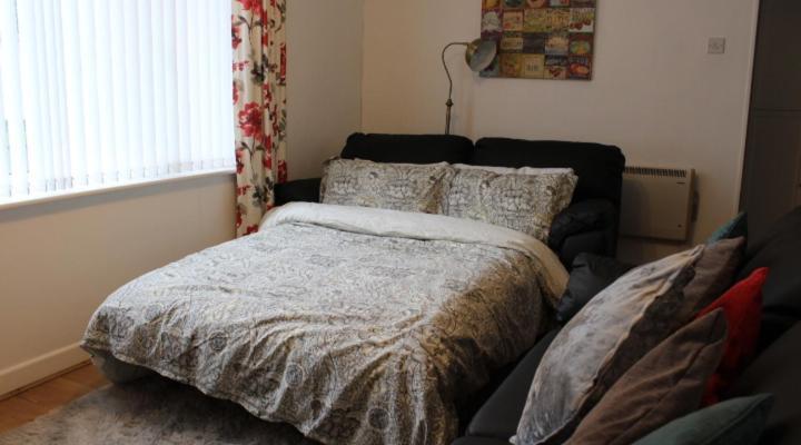 2 Bedroom To Yourself, Free Parking, Dogs Welcome * Swansea