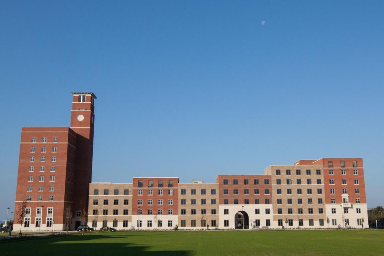 Apartment Cosy Ensuite Bedrooms With Private Bathroom At Bay Campus Located In