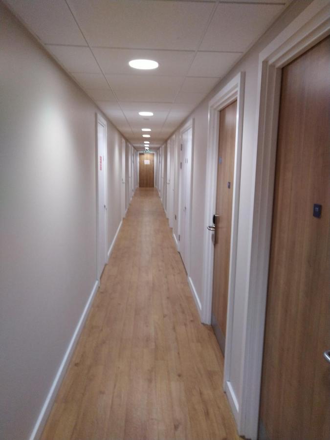 Cosy Ensuite Bedrooms With Private Bathroom At Bay Campus Located In Apartment *