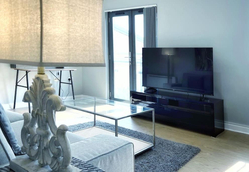 Apartment New Luxurious And Business Apt Swansea