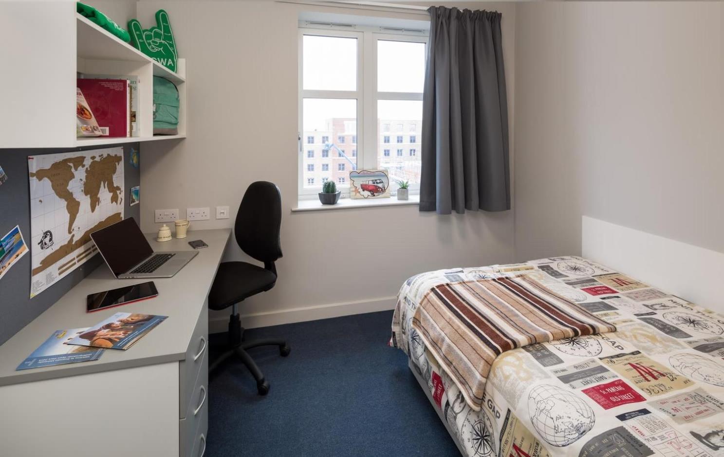 Cosy Ensuite Bedrooms With Private Bathroom At Bay Campus Located In Apartment Swansea
