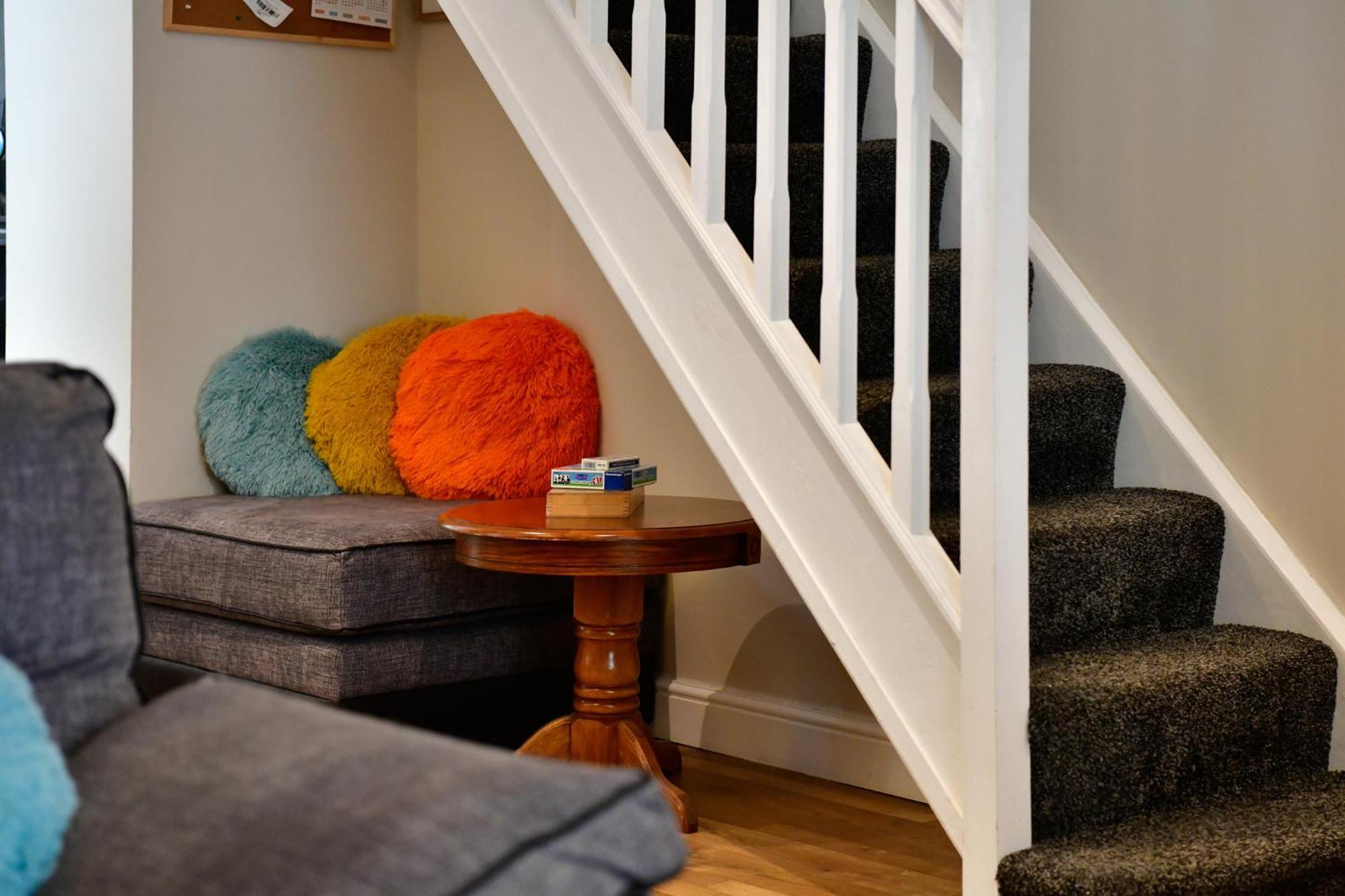 Free Parking - Heart Of The - Superb Townhouse & Garden - Peaceful Area But Only 5min Walk To Beach, Shops, Bars, Arena, Marina, Parks Holiday home Swansea