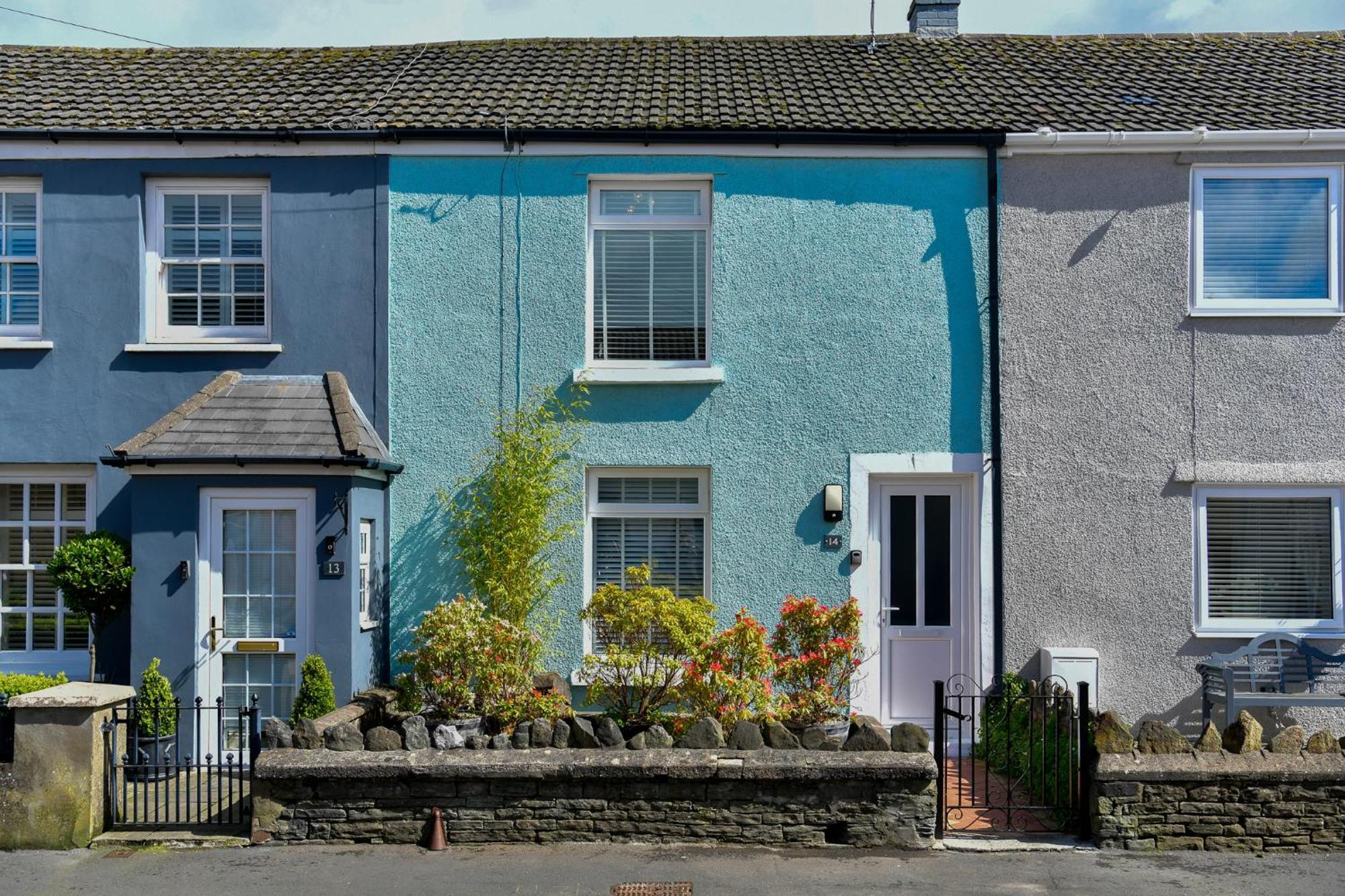 Free Parking - Heart Of The - Superb Townhouse & Garden - Peaceful Area But Only 5min Walk To Beach, Shops, Bars, Arena, Marina, Parks Holiday home Swansea