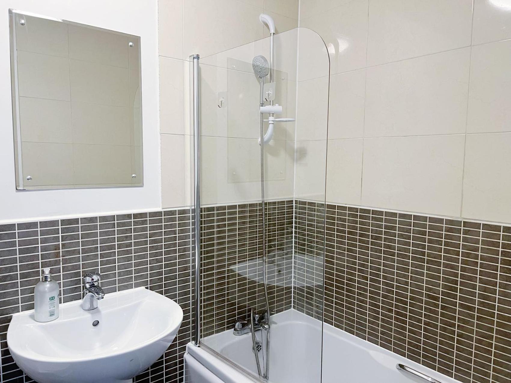Comfort Seaside Two-bedroom Apt Apartment Swansea