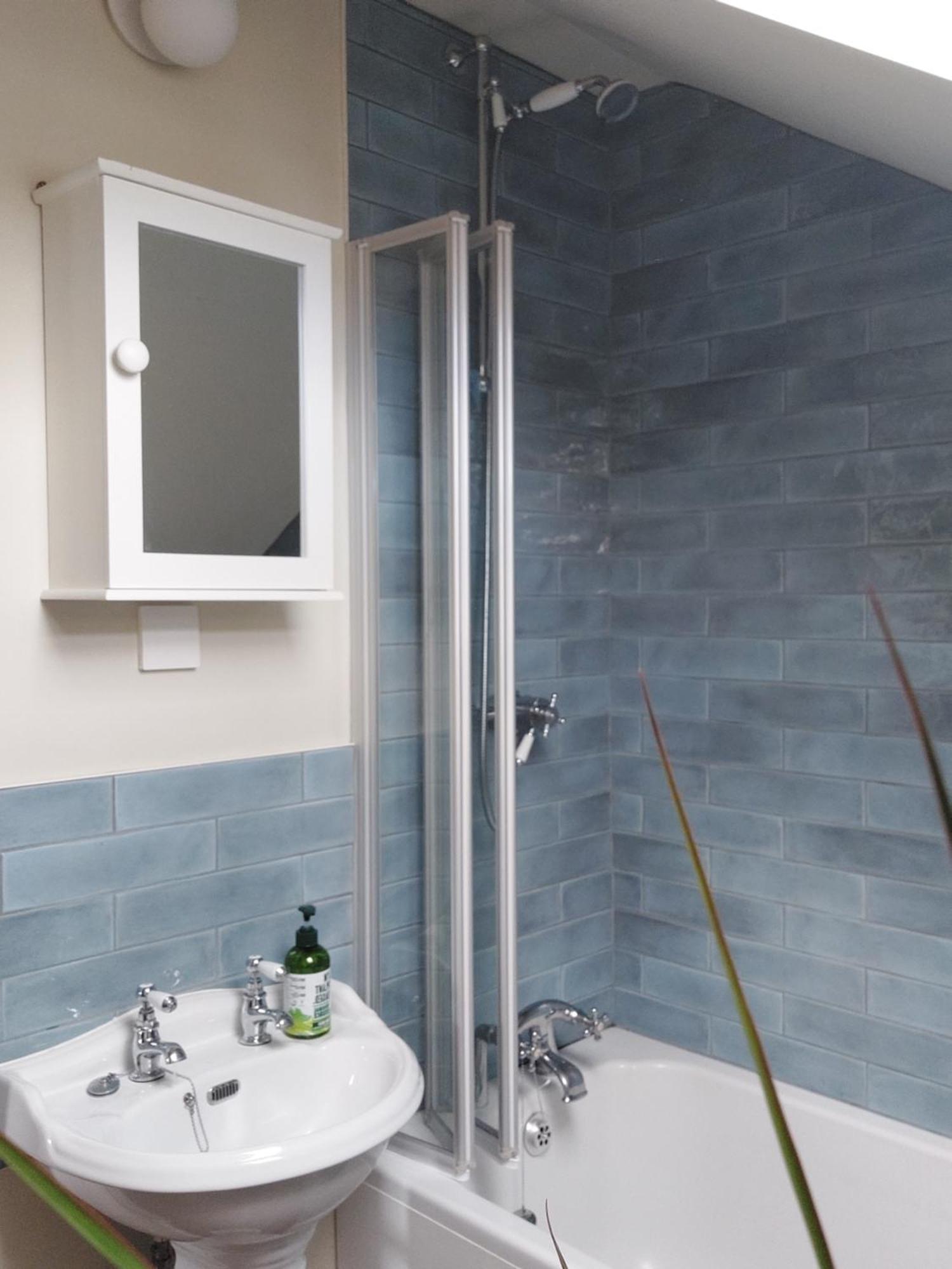 West Wing At The Swallows - Kingsize Ensuite Bedroom And Private Garden Homestay *