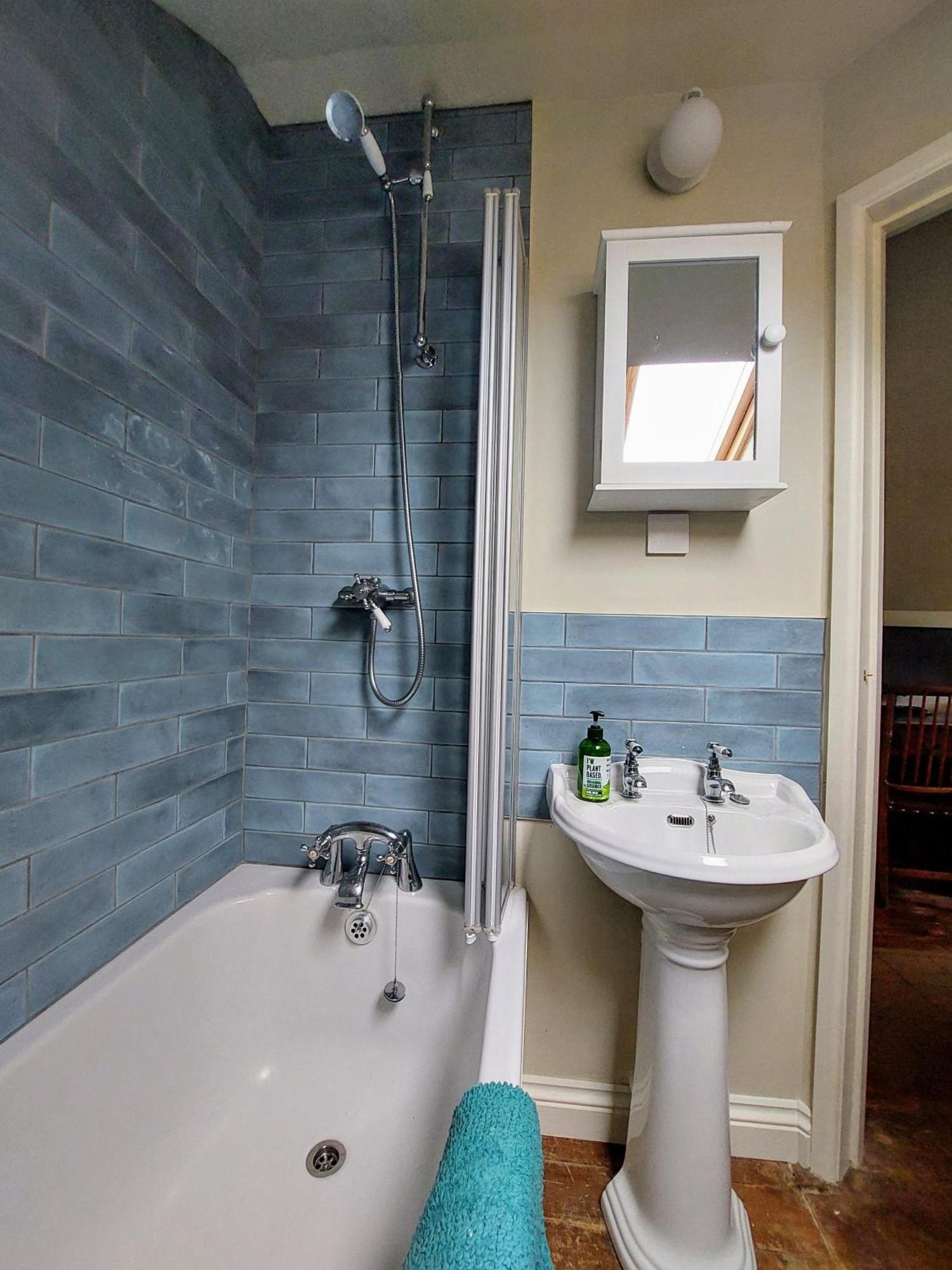 West Wing At The Swallows - Kingsize Ensuite Bedroom And Private Garden