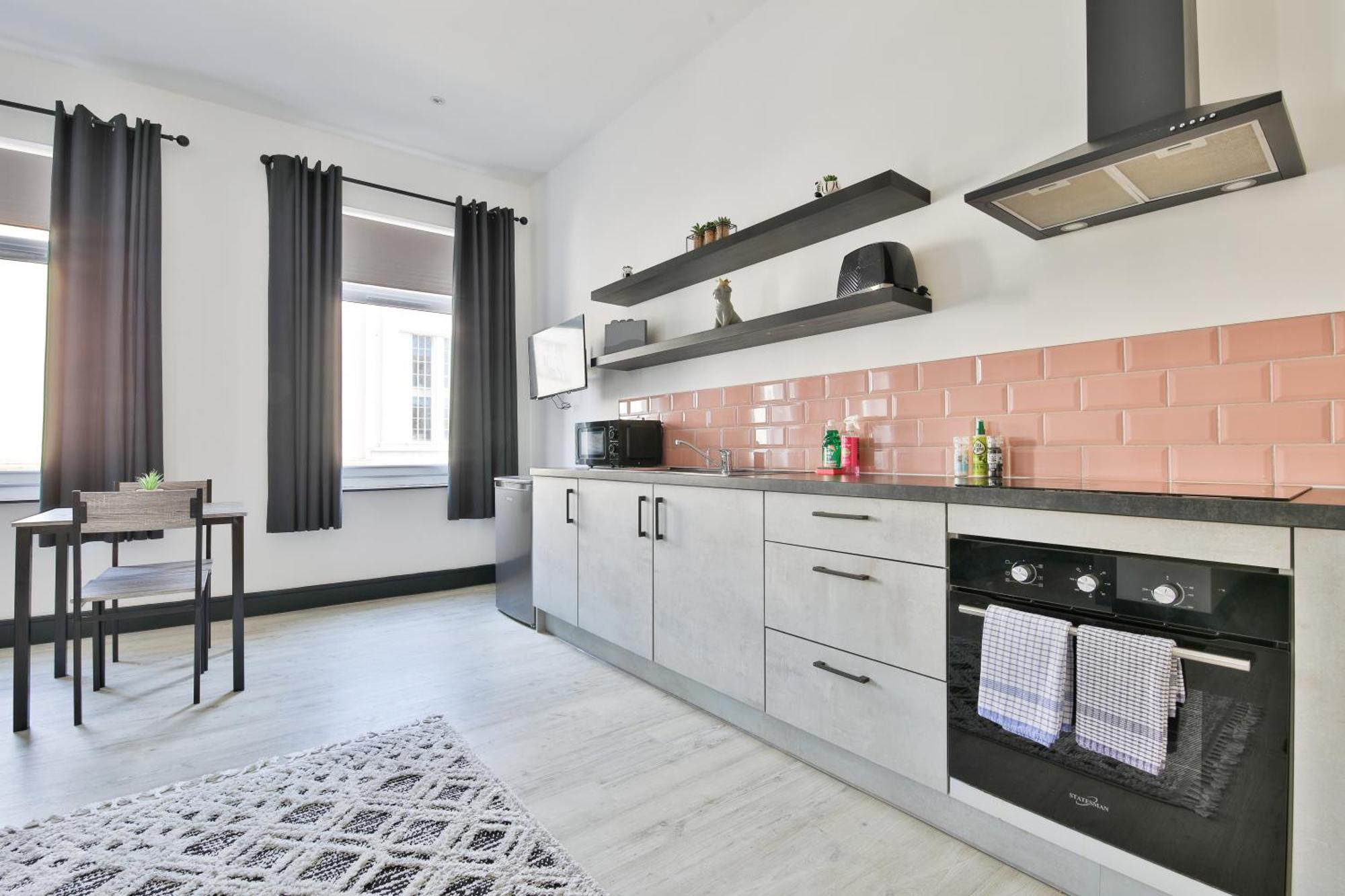 Stayright Elegant Kingsway #5 - Location Apartment Swansea