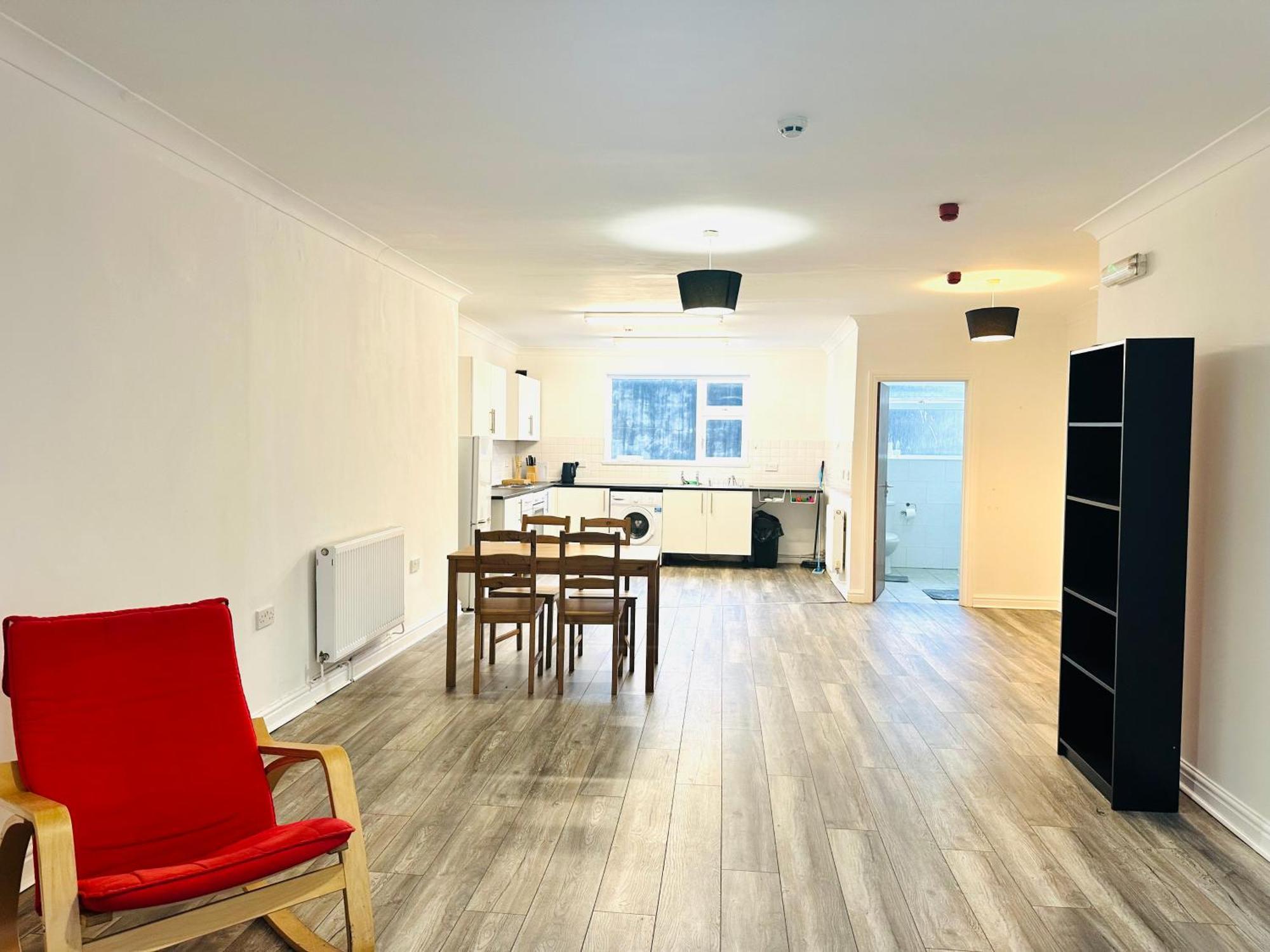 Apartment Spacious And Affordable Center Two Beds Flat