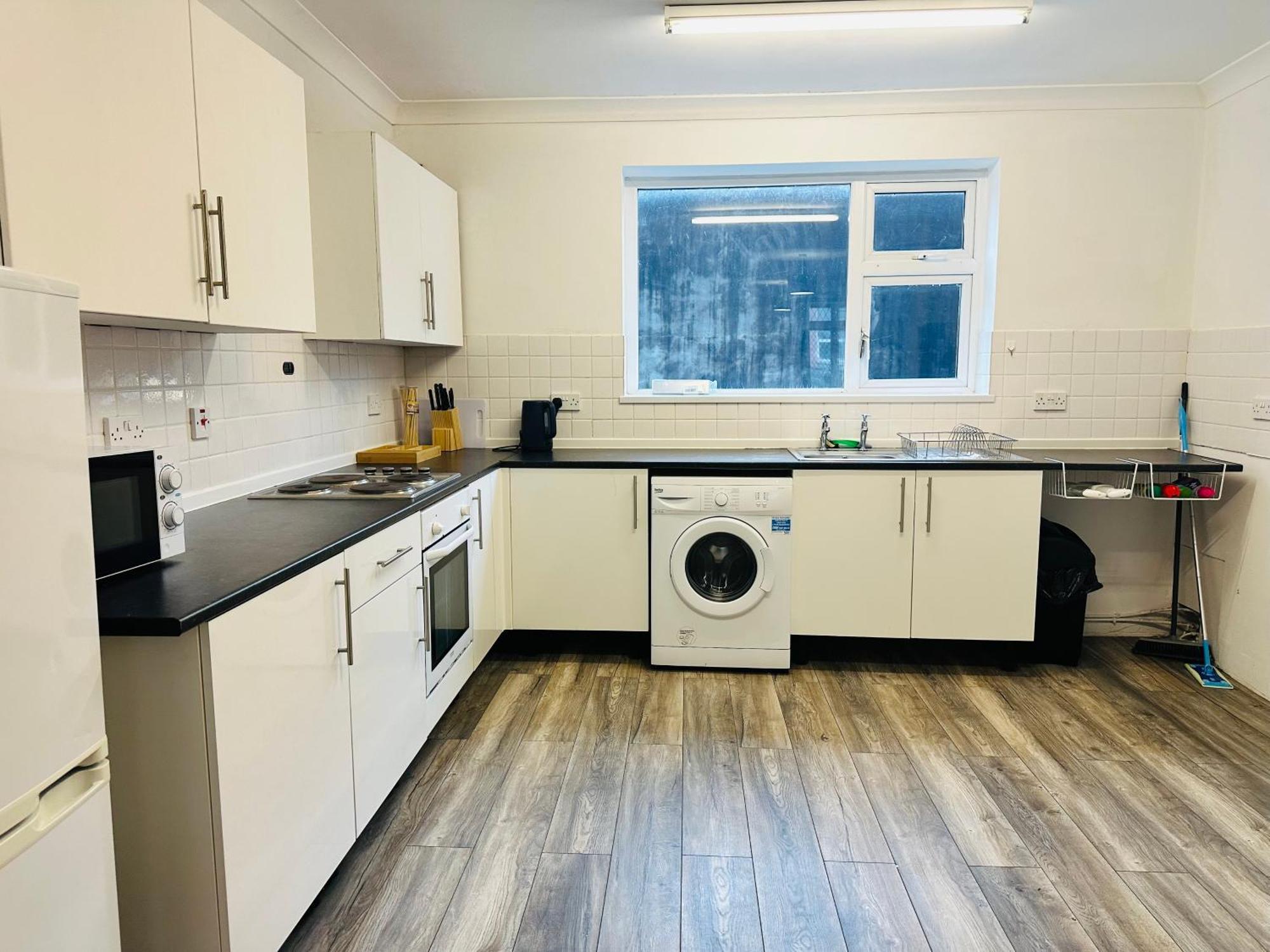 Apartment Spacious And Affordable Center Two Beds Flat *