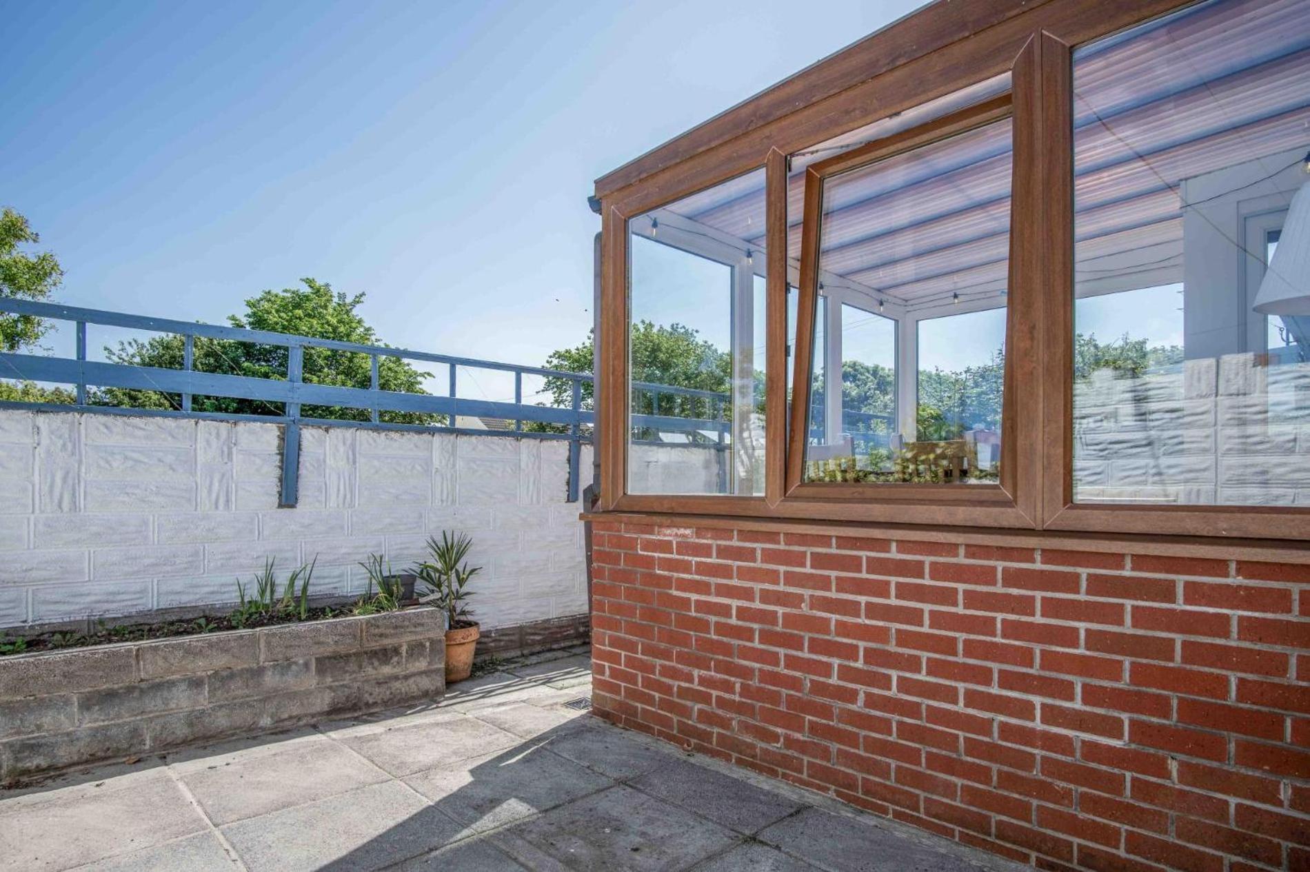 Cosy - 2 Bedroom - Mumbles
