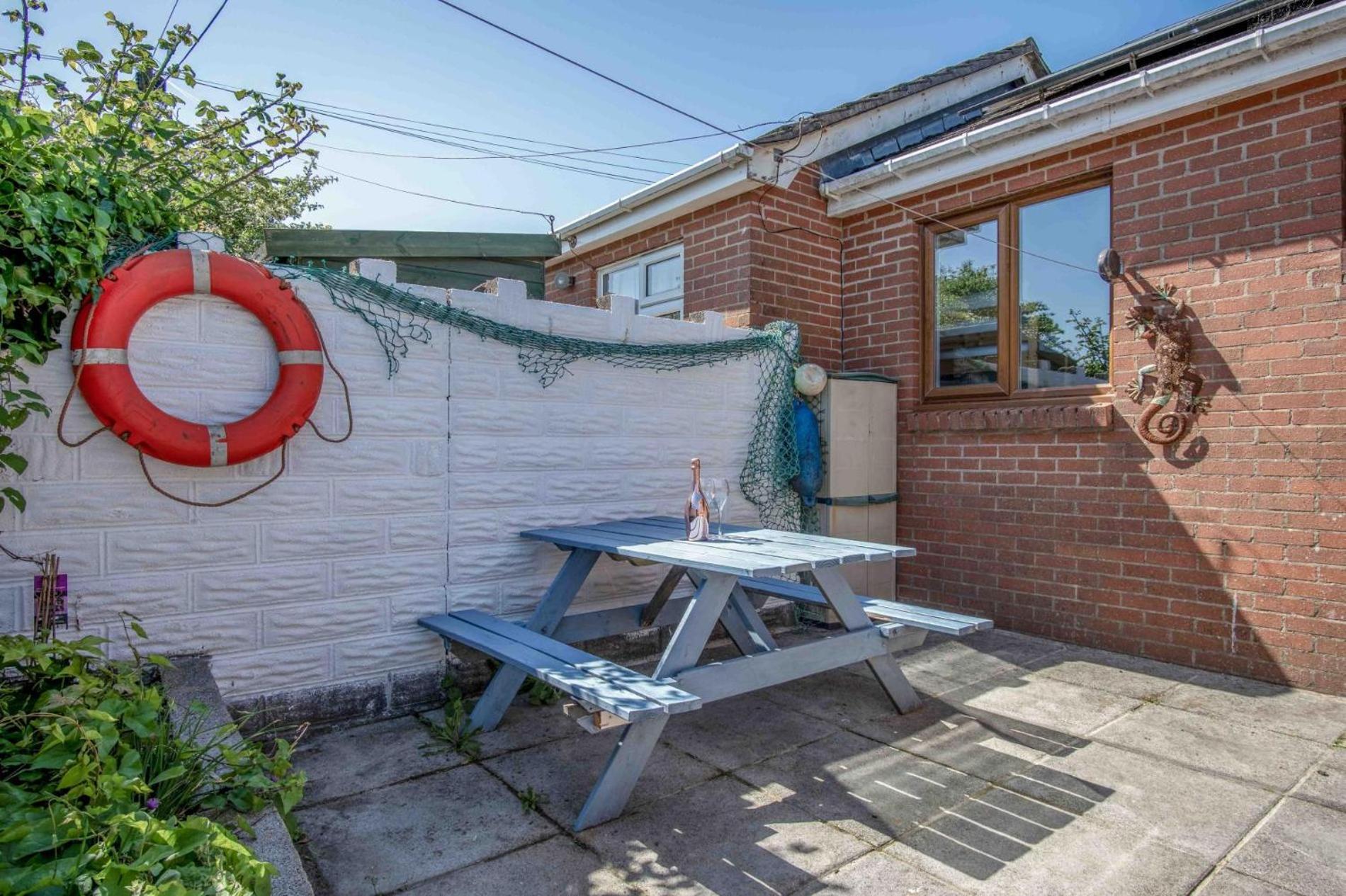 Cosy - 2 Bedroom - Mumbles *