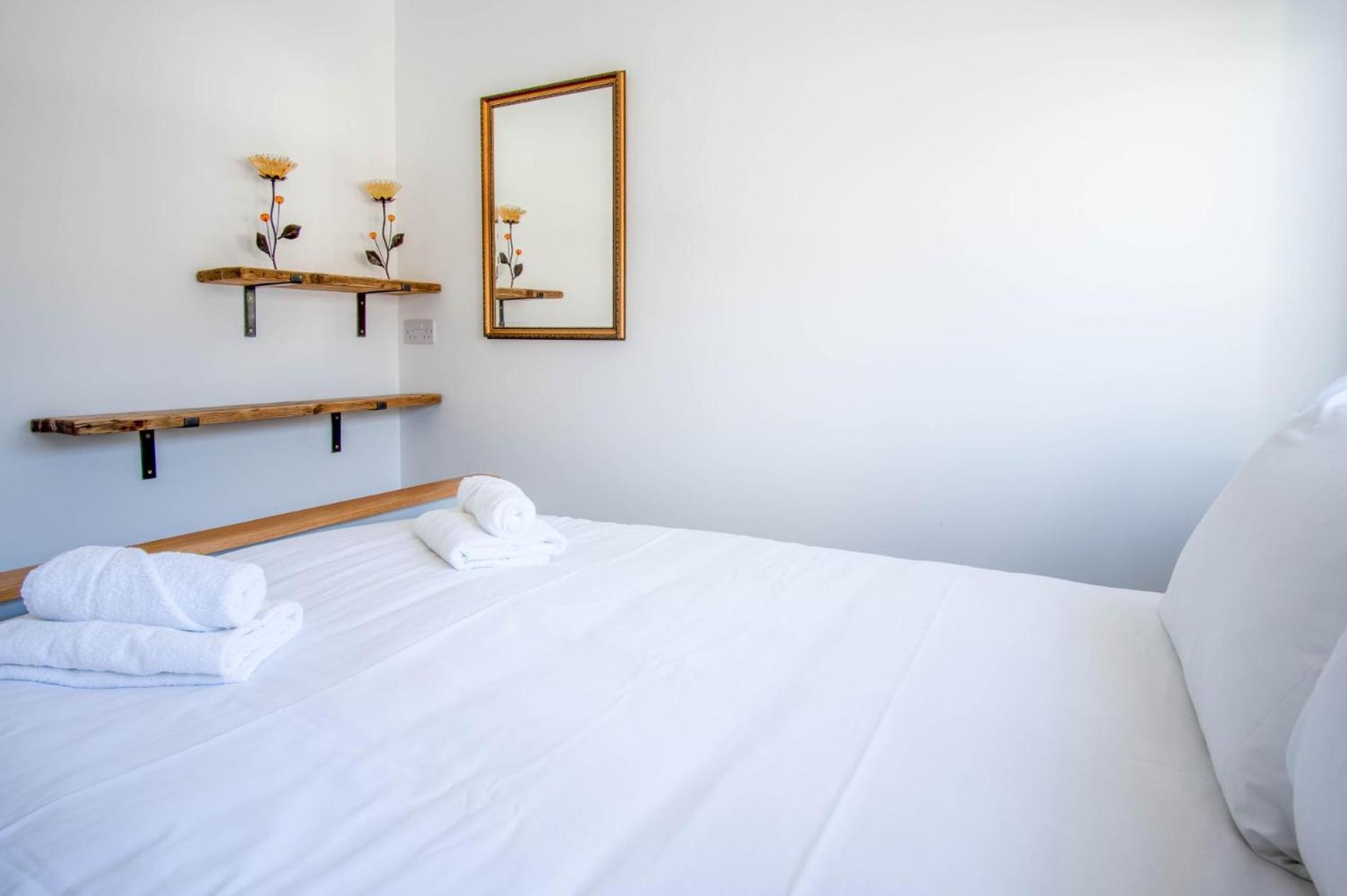 Cosy - 2 Bedroom - Mumbles Holiday home