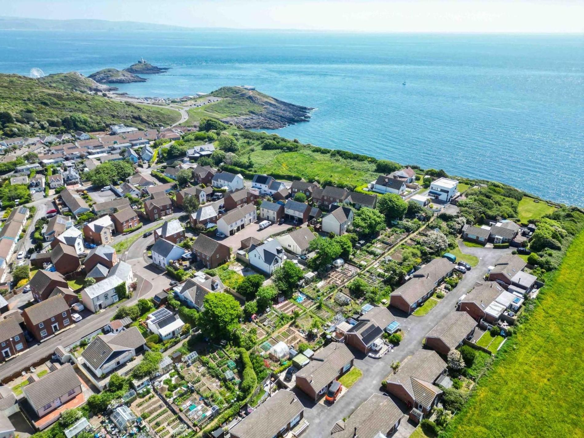 Cosy - 2 Bedroom - Mumbles Holiday home *