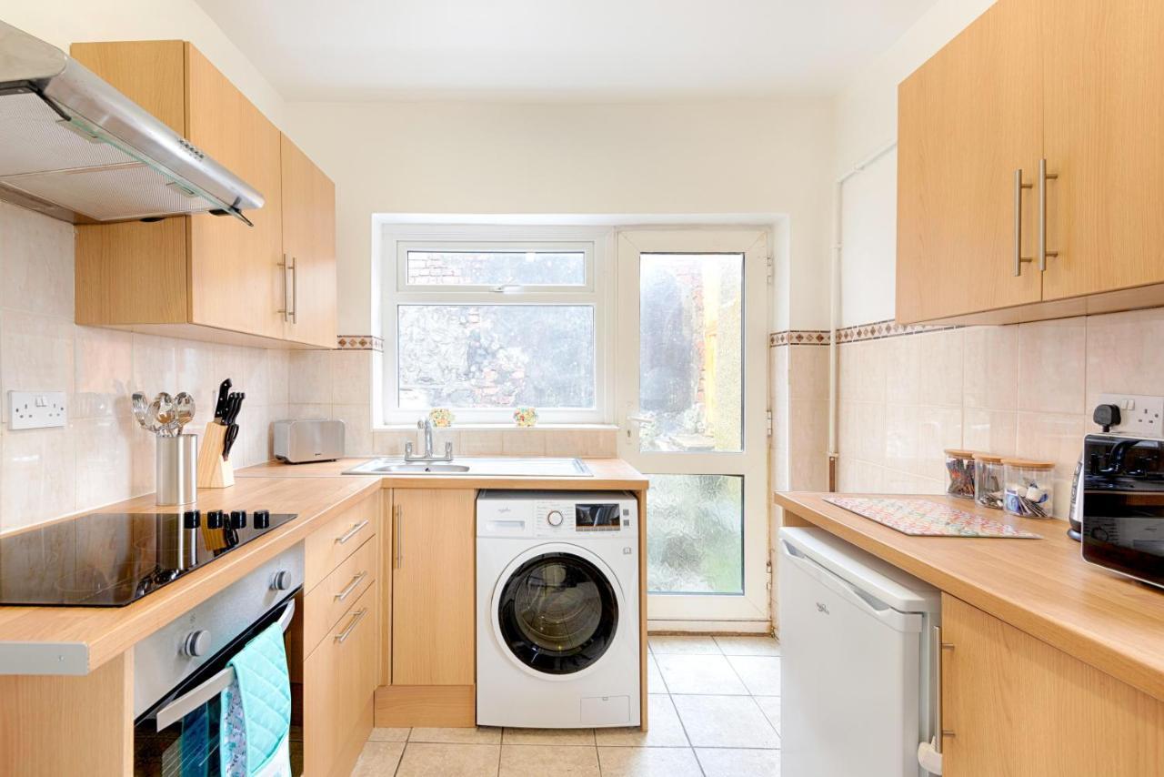 Parking, Smart Tv's In Rooms, Location