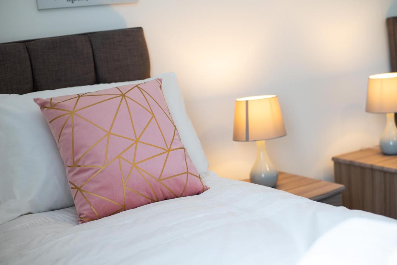 Parking, Smart Tv's In Rooms, Location * Swansea