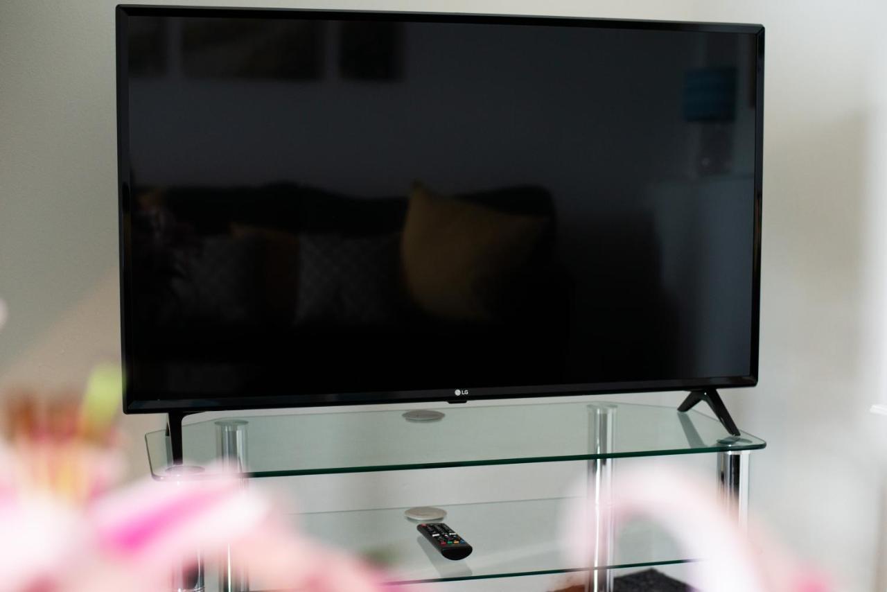 Parking, Smart Tv's In Rooms, Location Holiday home