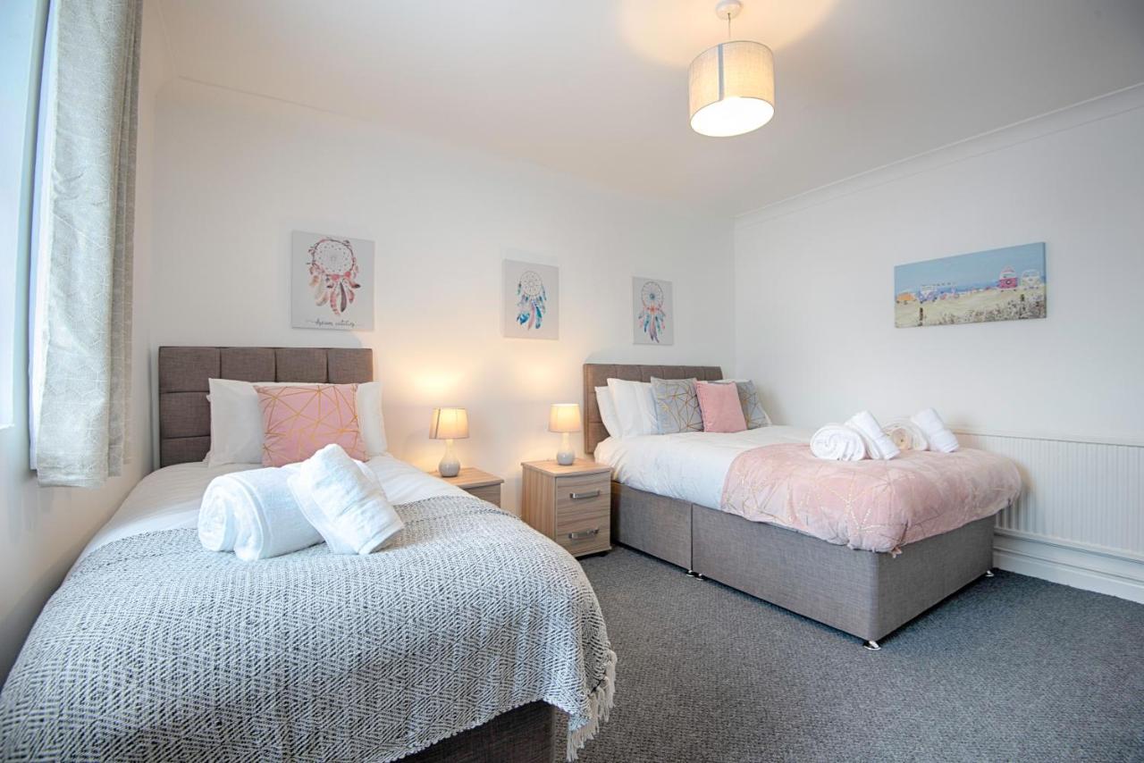 Parking, Smart Tv's In Rooms, Location Swansea