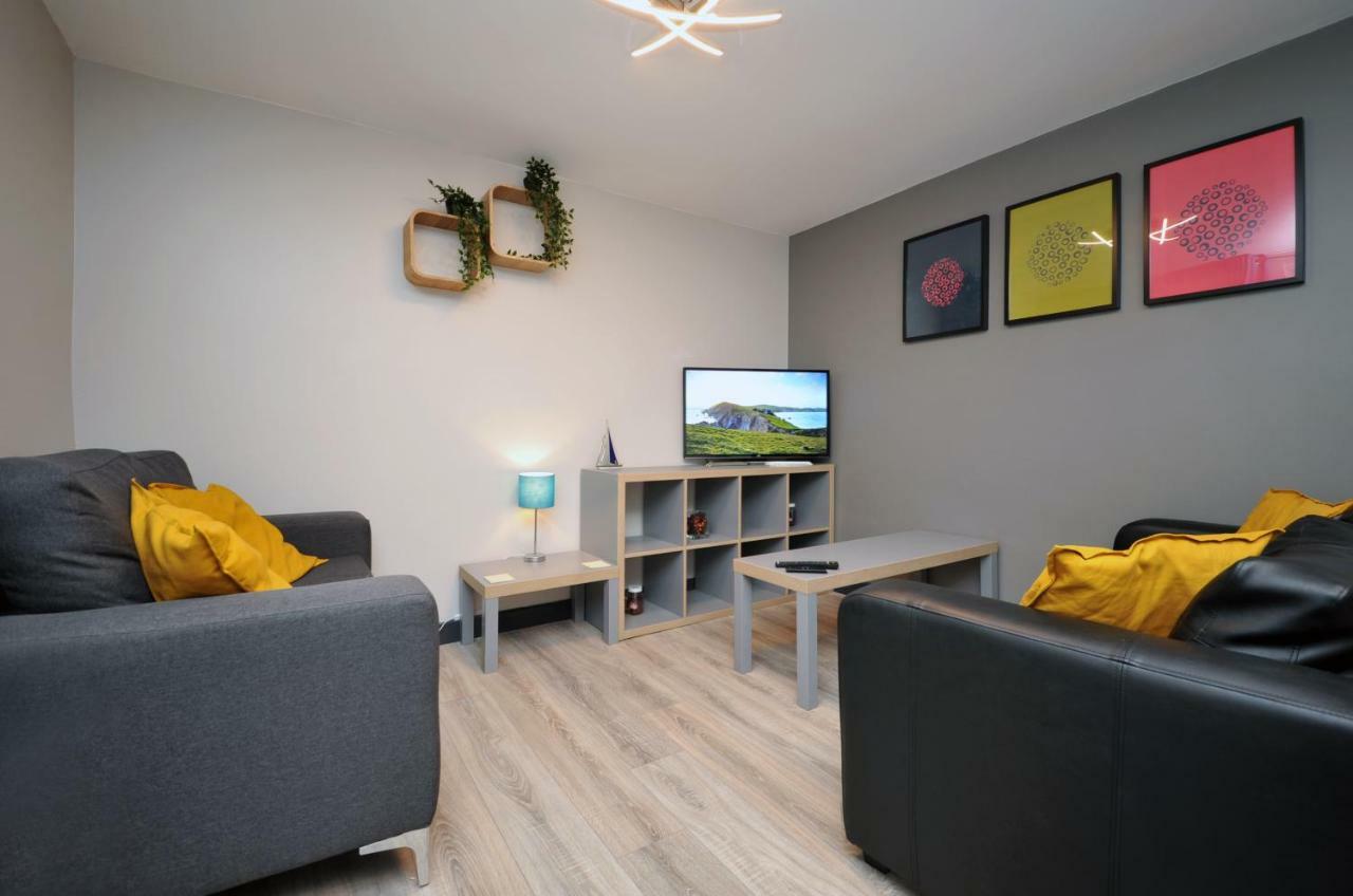 Stone's Throw Centre - Tv In Every Bedroom! Apartamento