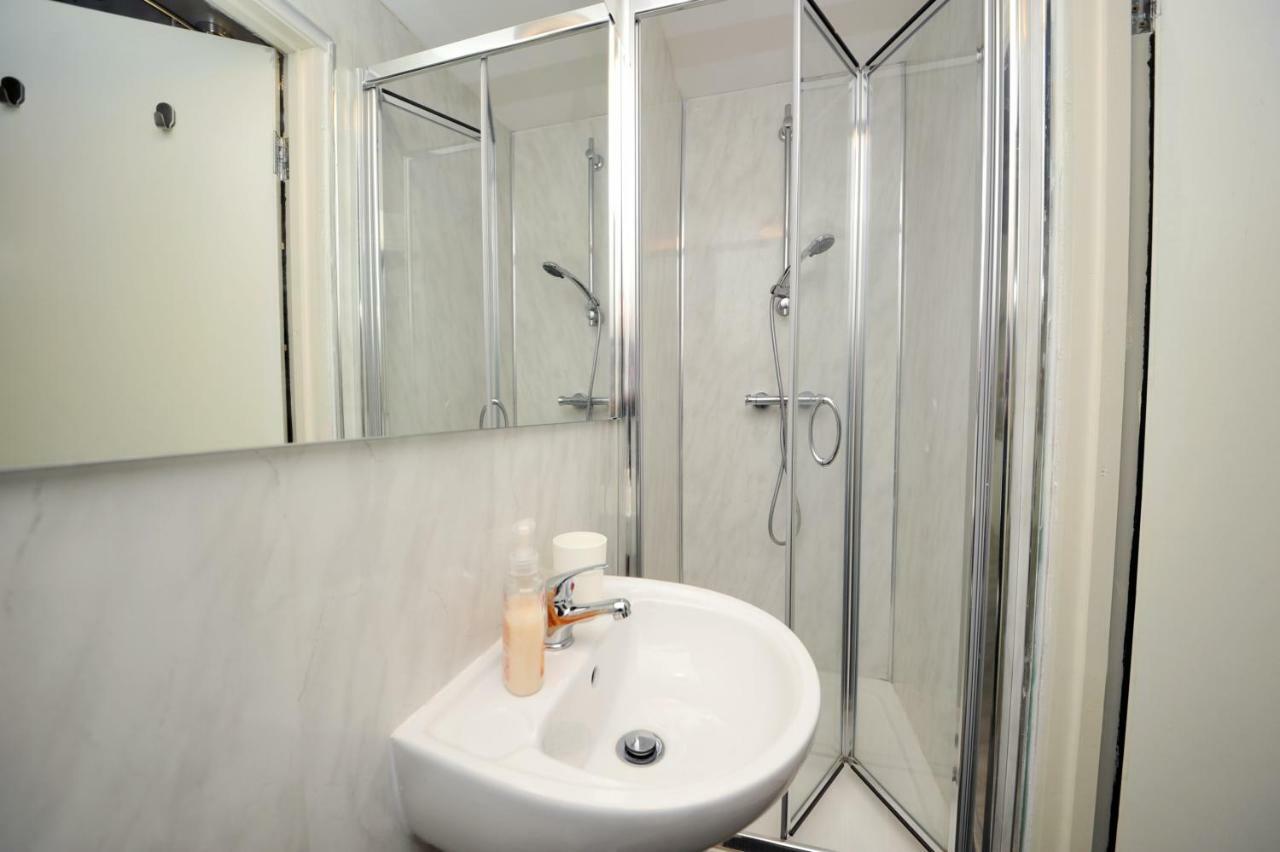 Stone's Throw Centre - Tv In Every Bedroom! Apartamento Swansea