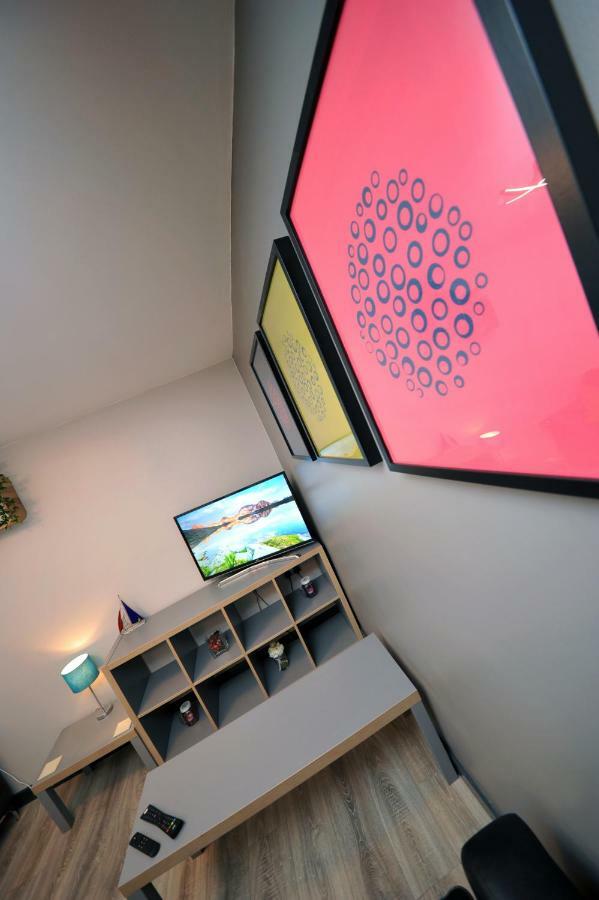 Stone's Throw Centre - Tv In Every Bedroom! * Swansea