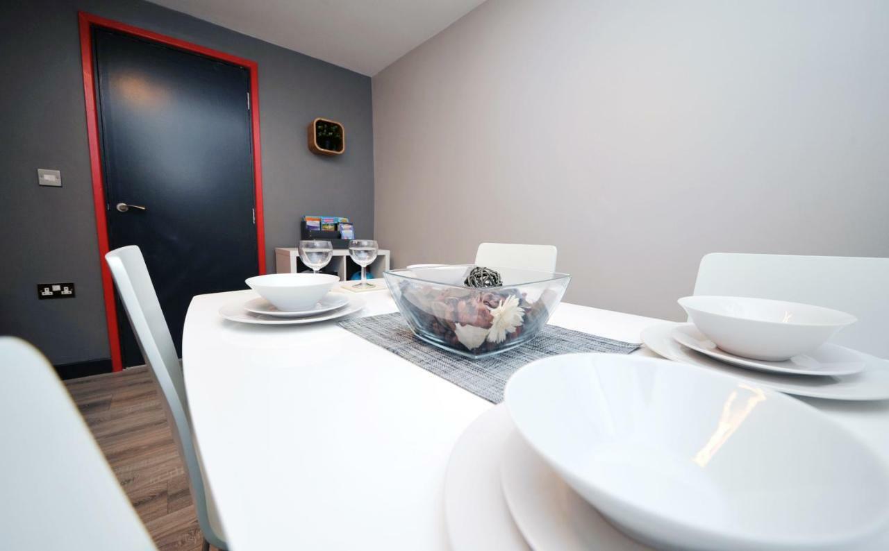 Stone's Throw Centre - Tv In Every Bedroom! Apartamento Swansea