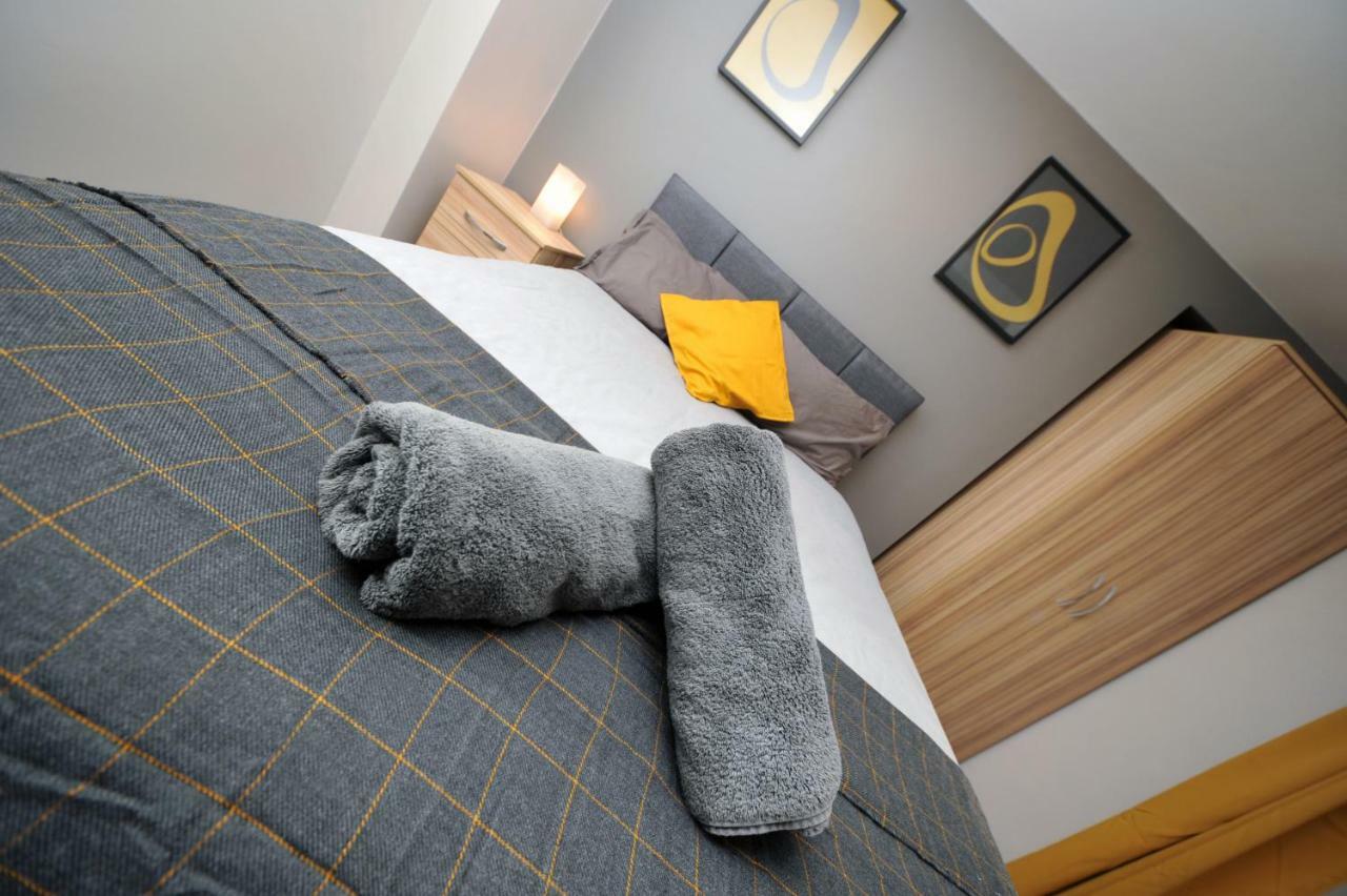 Stone's Throw Centre - Tv In Every Bedroom! Apartamento