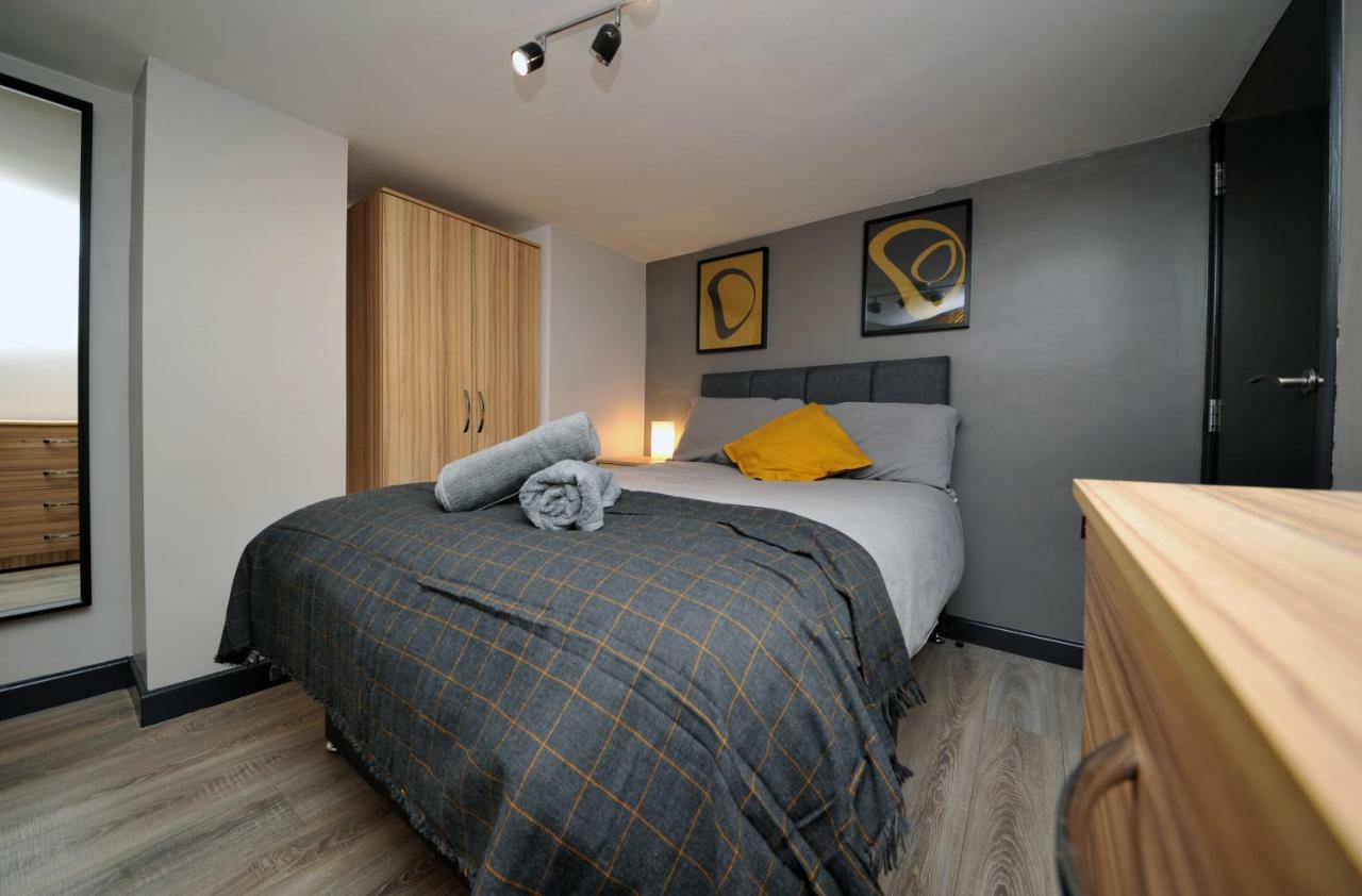 Stone's Throw Centre - Tv In Every Bedroom! * Swansea