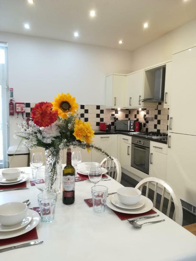 Spacious, Ground Floor, 2 Bedroom Apartment, Uplands,