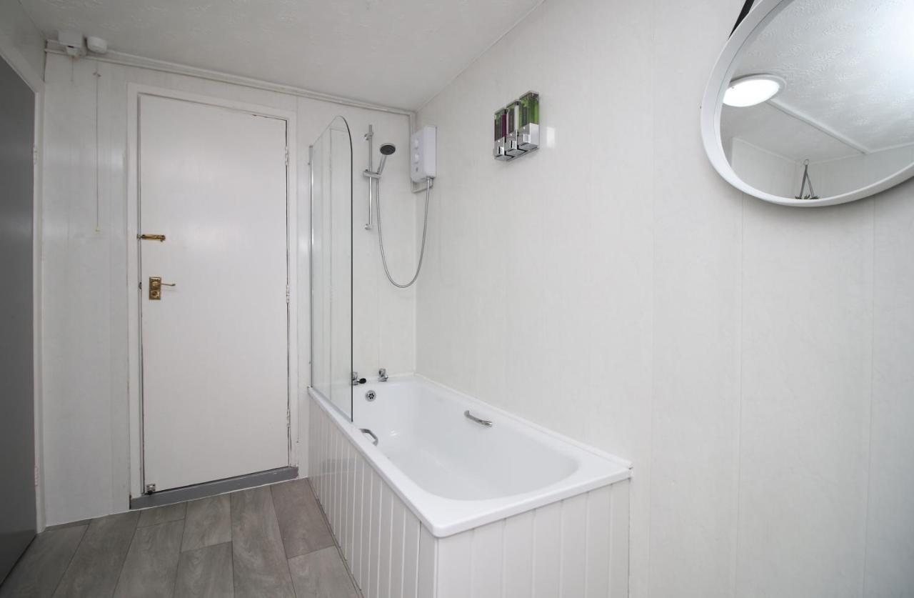 In The Heart Of Swansea- Tv In Every Bedroom! Apartment *