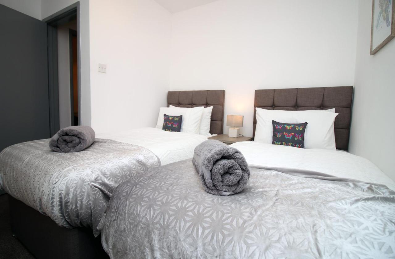 In The Heart Of Swansea- Tv In Every Bedroom! Apartment *